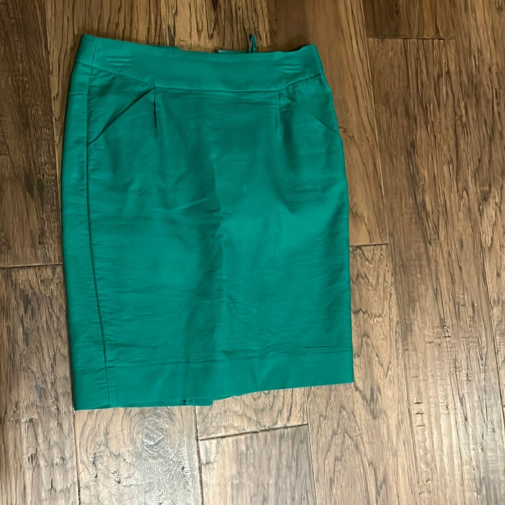 Green JCrew factory pencil skirt